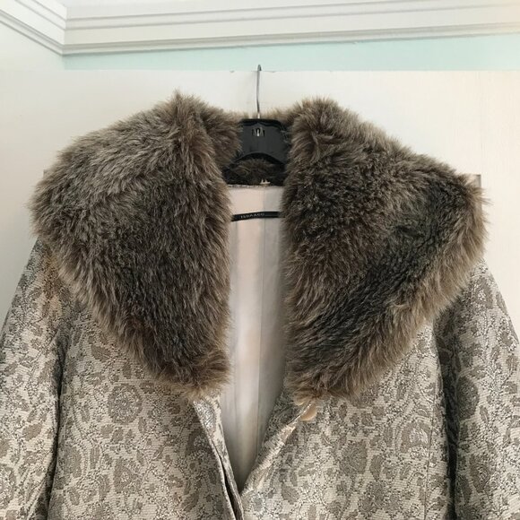 Isda & Co | Faux Fur Collar Jacquard Coat - Picture 6 of 12